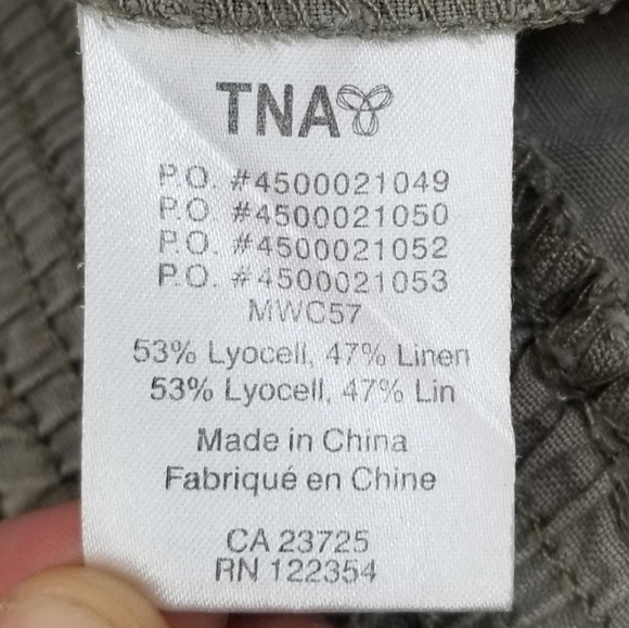 Aritzia TNA Linen Blend Green Shorts - Picture 5 of 6